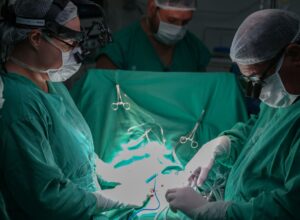 cirurgia_no_imip._credito_igos_toscano._imip.jpg
